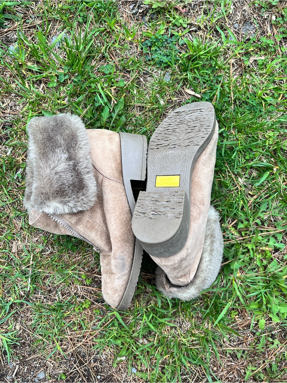 Hush Puppies Size 9W Woman Taupe Faux-Fur Fold-Over Ankle Boots - Picture 1 of 9
